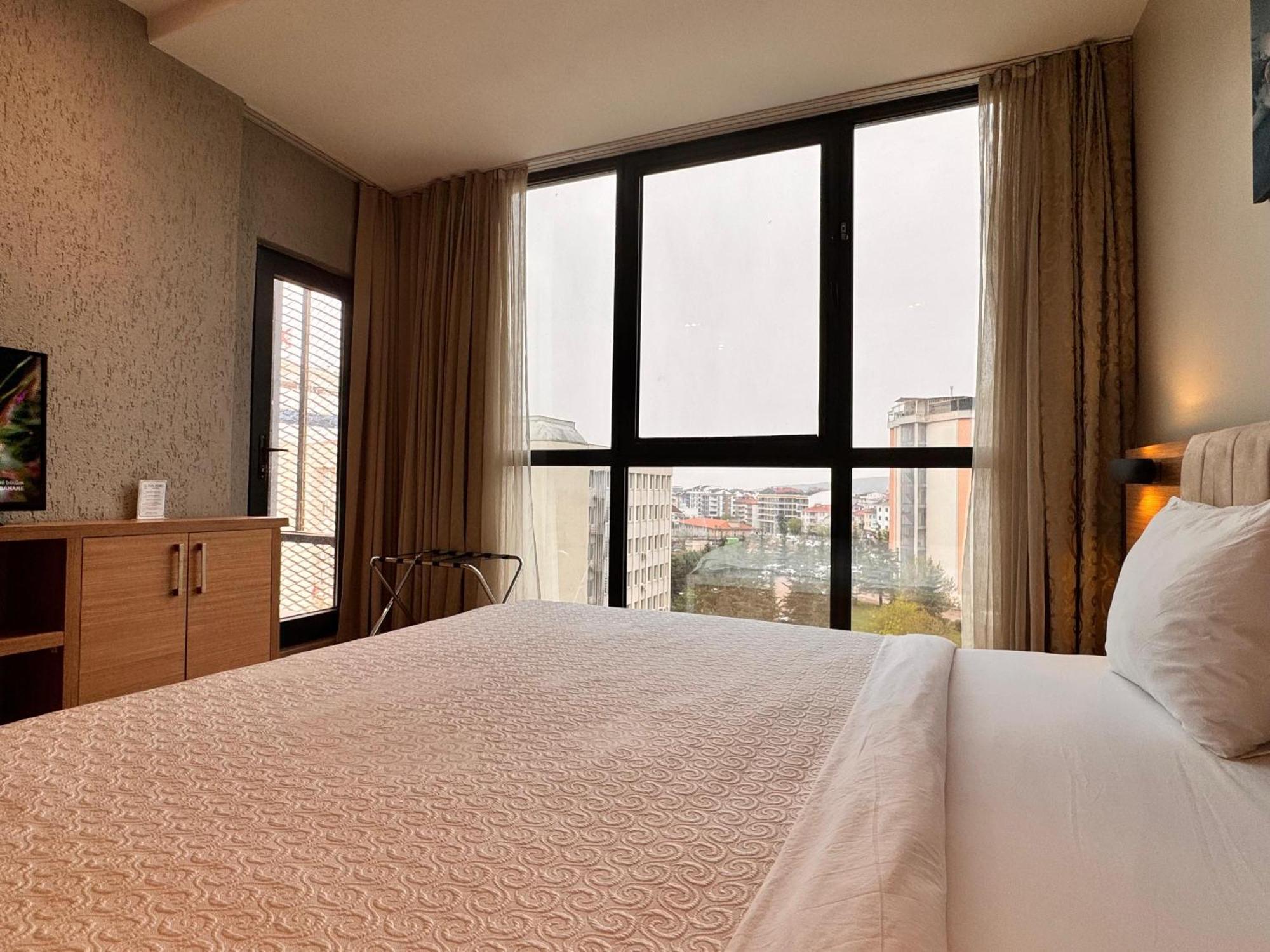 Innport Hotel ゲブゼ エクステリア 写真