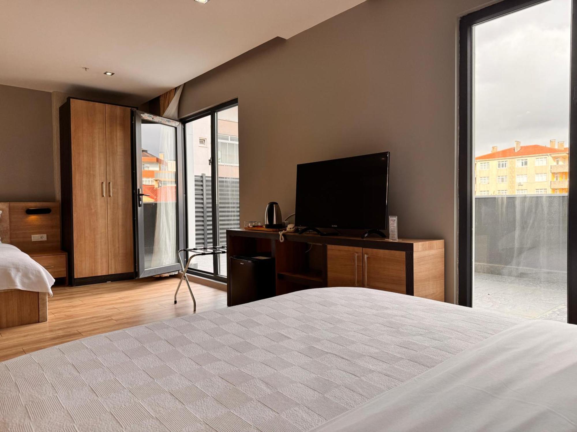 Innport Hotel ゲブゼ エクステリア 写真